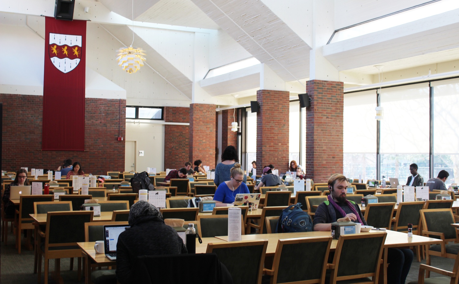 Mather house dining hall with students